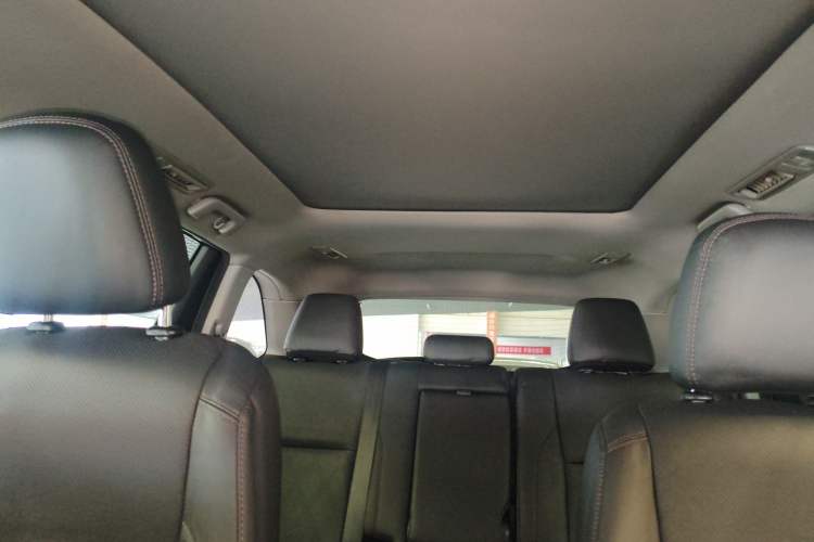 Used Toyota Highlander 2018 2.0T Four-Wheel Drive Luxury Edition 7 Seats China V Emission Standard
