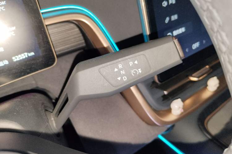 Used Dongfeng eπ eπ008 2024 210Max Range-Extended Version 6 Seats
