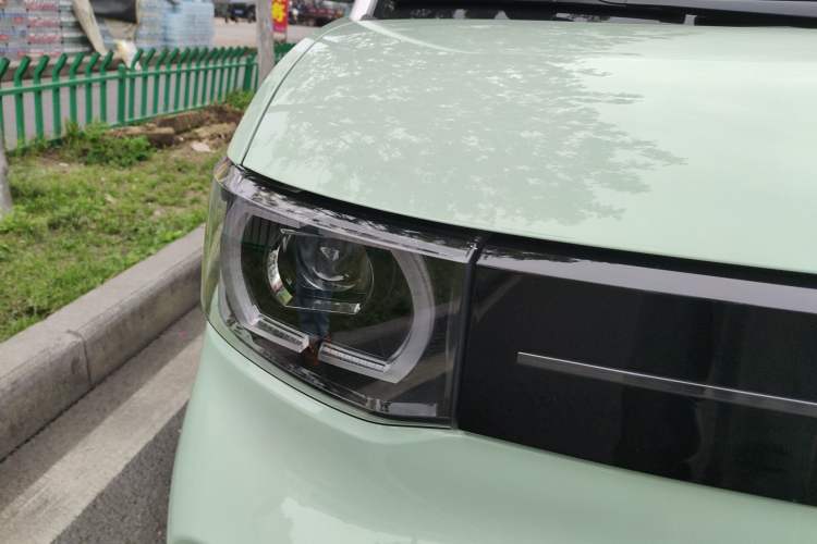 Used Wuling Hongguang MINIEV 2022 Macaron Fashion Model Lithium Iron Phosphate Right Front Headlight