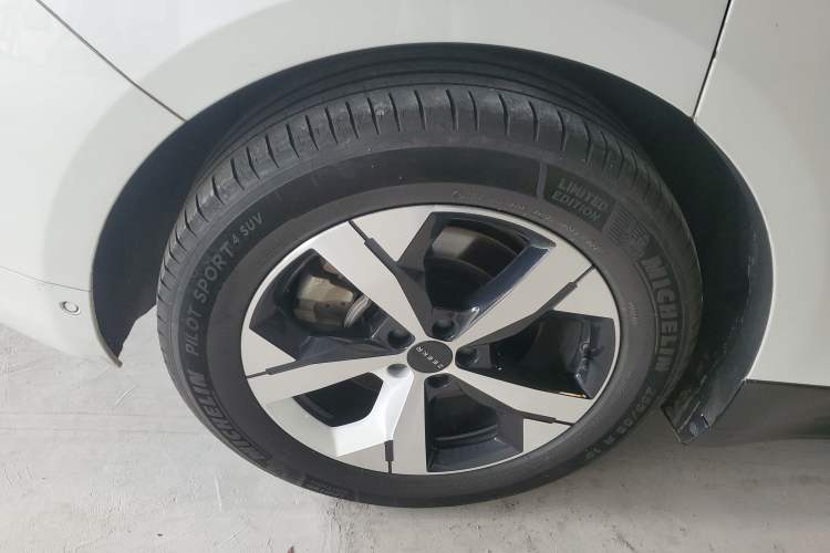 Used Zeekr 001 2022 Ultra-Long Range Single-Motor WE Version Right Rear Wheel Hub