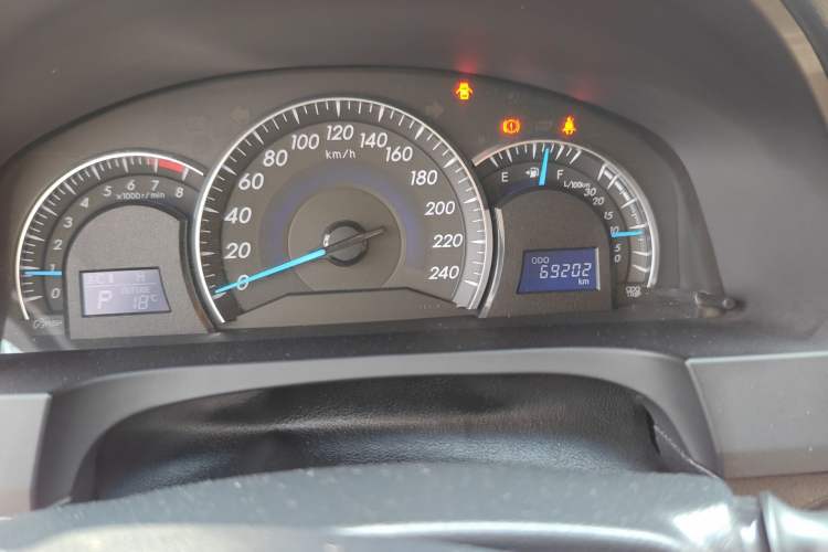 Used Toyota Camry 2016 2.0E 10th Anniversary Elite Edition Odometer Close Up