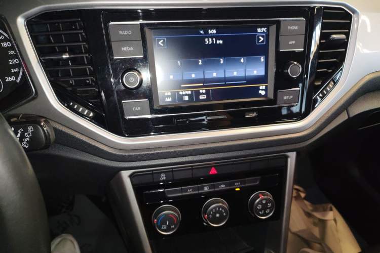 Used Volkswagen T-ROC 2020 280TSI DSG Two-Wheel-Drive Elite Version Audio And AC Panel