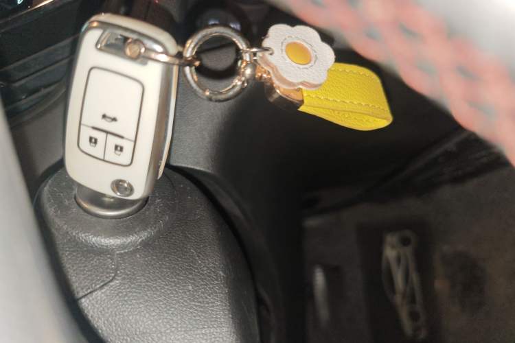 Used Chevrolet Monza 2019 RS 330T Automatic Comfort Edition China VI Standard Vehicle Key