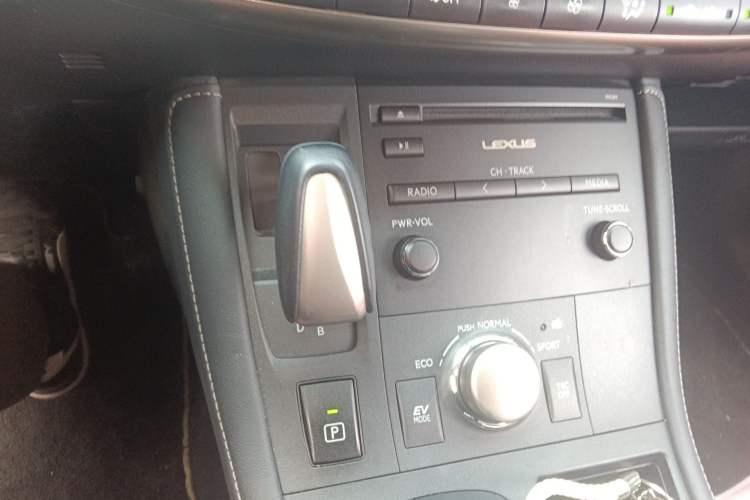 Used Lexus CT 2014 CT200h Elite Edition Monochrome Gear Lever