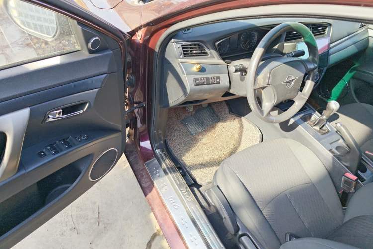 Used Haima M6 2017 1.6L Manual Comfort Model
