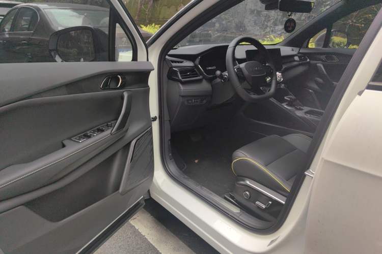 Used Lynk & Co 06 2023 Remix 1.5T Dynamic Halo
