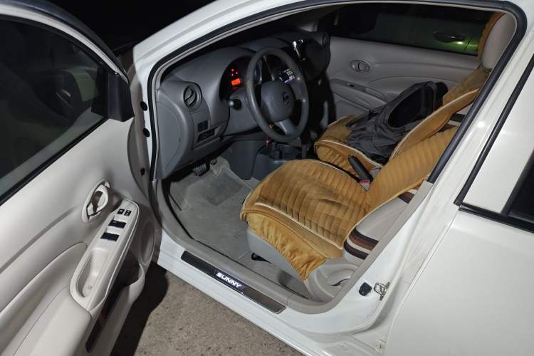 Used Nissan Sunny 2011 1.5XE CVT Comfort Edition Driver Seat