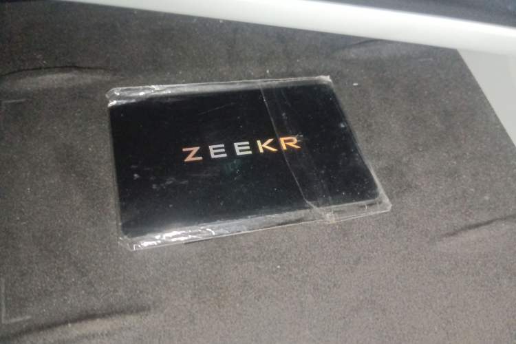 Used Zeekr 001 2024 WE Edition 95 kWh All-Wheel Drive Vehicle Key