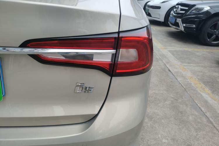 Used Roewe i5 2019 1.5L Automatic 4G Connected Langhao Edition