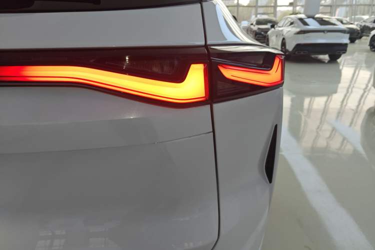 Used Oshan Z6 New Energy 2023 ZhiDian iDD 150KM Flagship PLUS