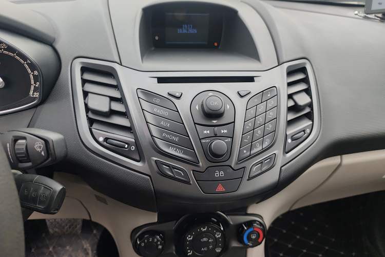 Used Ford Fiesta 2013 Sedan 1.5L Automatic Fashion Edition Audio And AC Panel