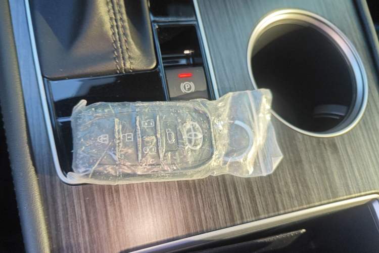 Used Toyota SIENNA 2026 Model 2.5L Dual-Engine Four-Wheel-Drive Premium Edition