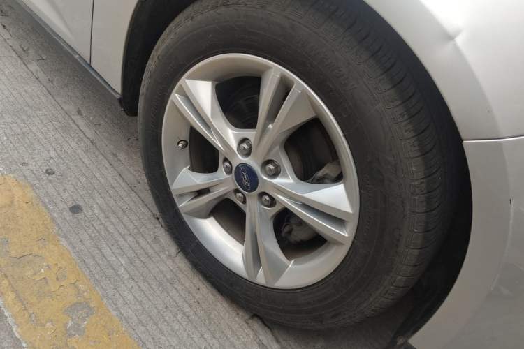 Used Ford Focus 2012 Hatchback 1.6L Manual Fashion Edition
