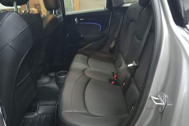 Used MINI 2023 1.5T COOPER Artist Five-Door Edition Left Rear Seat