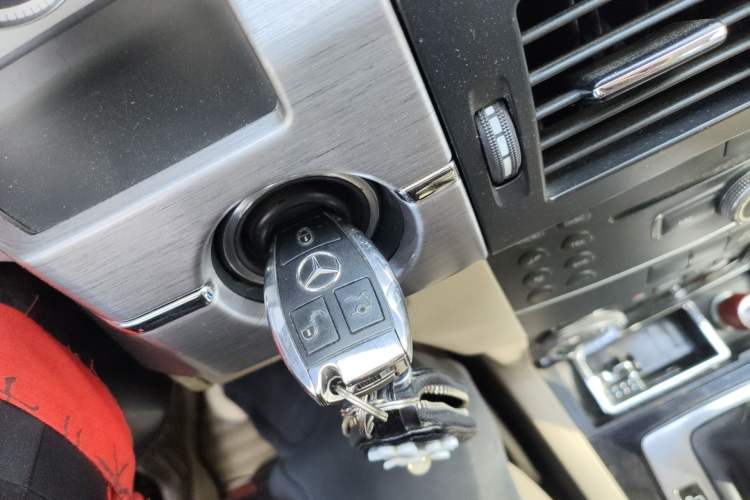 Used Mercedes-Benz GLK-Class 2011 GLK 300 4MATIC Fashion Model
