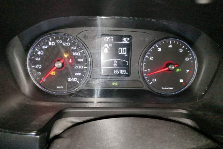 Used Roewe RX5 2016 20T Two-Wheel Drive Automatic Internet Smart Edition
