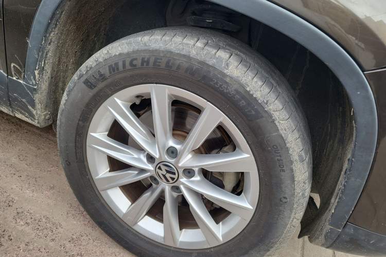 Used Volkswagen Tiguan 2015 1.8TSI Manual Two-Wheel-Drive Limited Edition
