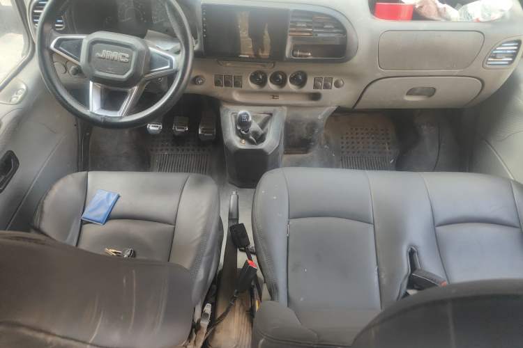 Used JMC Transit 2017 2.8T Commercial Version Short Wheelbase Mid-Roof 6/7/8-Seater JX493