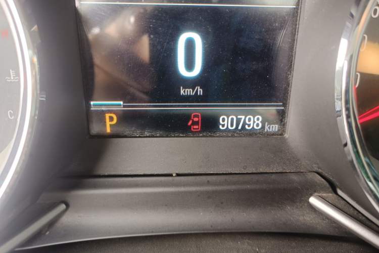 Used Chevrolet Orlando 2018 Redline 530T Automatic Enjoyment Edition (5+2 Model) – China V Standard Odometer Close Up