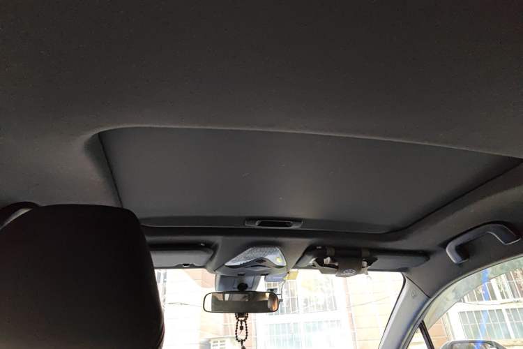 Used Toyota IZOA 2018 2.0L Yichi Version China VI Standard Headliner