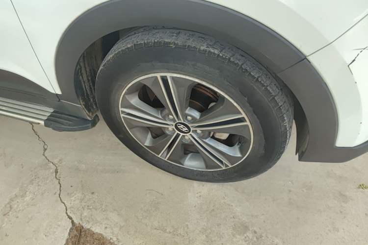 Used Hyundai ix25 2015 1.6L Automatic Two-Wheel Drive Smart GLS Trim Right Front Wheel Hub