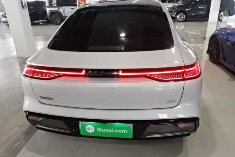 Used Geely Galaxy E8 2024 665 km Range Rear-Drive Starship Long-Range Version
