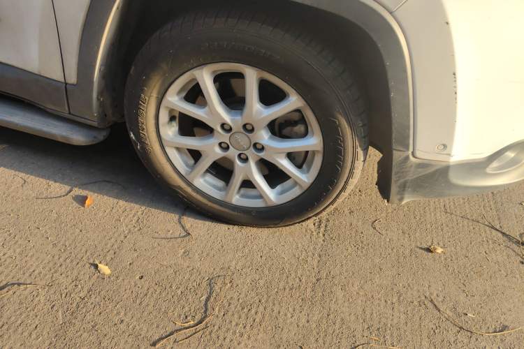 Used Jeep Cherokee 2016 2.0L Superior Edition