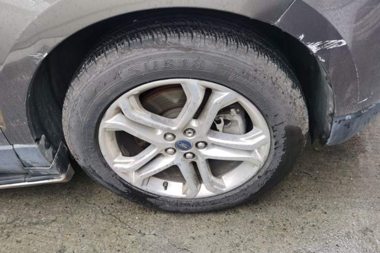 Used Ford Edge 2015 2.0T GTDi 4x4 High-Grade Model Right Front Wheel Hub