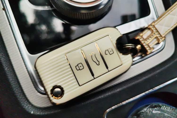 Used Roewe i6 New Energy 2017 45T Hybrid Connect & Smart Enjoyment Edition
