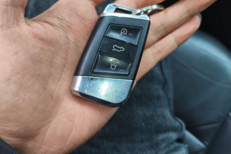 Used Volkswagen Lamando 2017 280TSI DSG Comfort Edition Vehicle Key