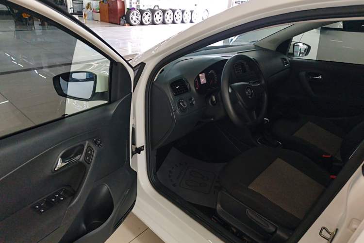 Used Volkswagen Polo 2016 1.4L Automatic Trendy Model
