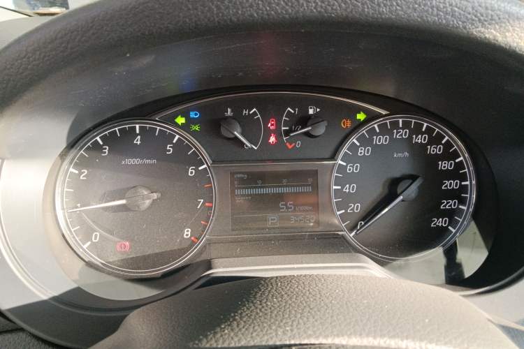 Used Nissan Tiida 2021 1.6L CVT Cool Edition
