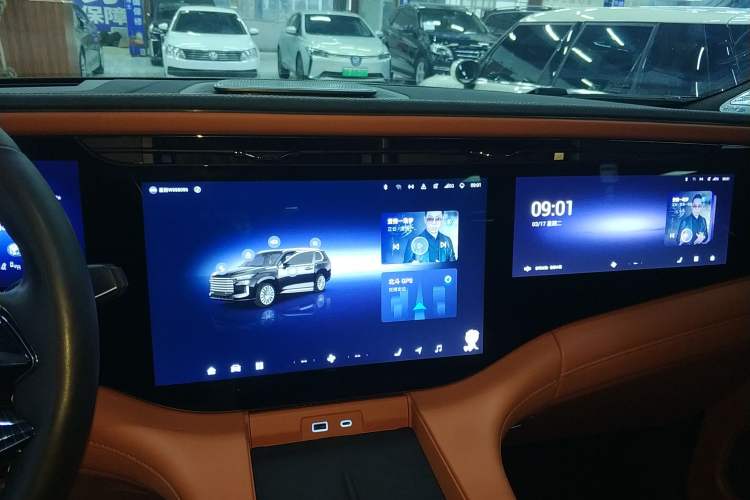 Used EXEED Lanyue C-DM 2025 180 Ultra-Long Range Ultra All-Wheel Drive 6-Seater Audio And AC Panel