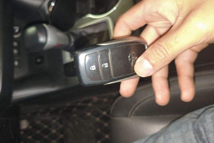 Used Toyota Highlander 2018 2.0T Four-Wheel Drive Luxury Edition 7 Seats China V Emission Standard