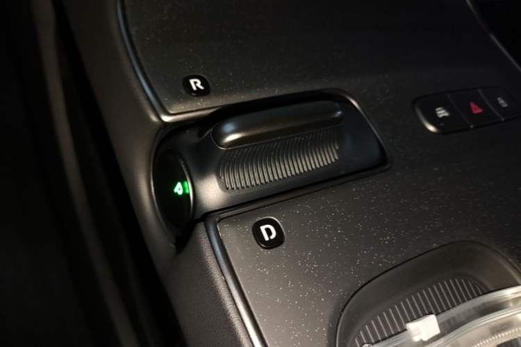 Used Nio ET5 2024 75 kWh Gear Lever