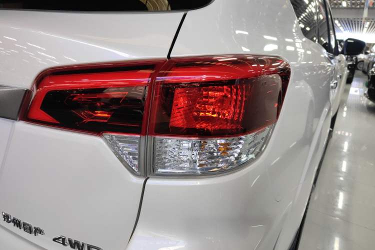 Used Nissan Terra 2020 2.5L XL Upper 4WD Automatic Four-Wheel Drive Luxury Edition Exterior 3