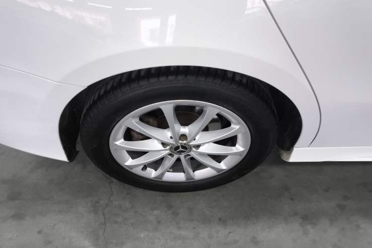 Used Mercedes-Benz A-Class 2021 A 200 L Sport Sedan Fashion Model
