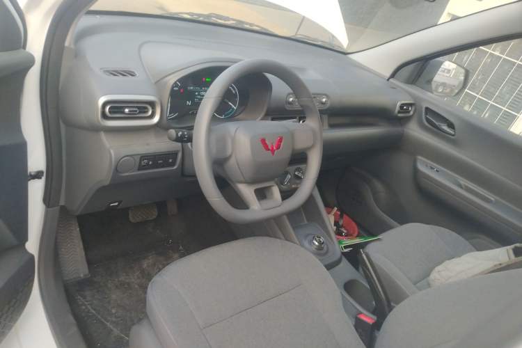 Used Wuling Hongguang New Energy 2024 All-Electric Model 300KM Practical Version