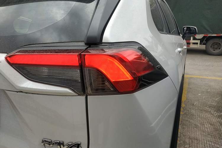 Used Toyota RAV4 2023 2.0L CVT Two-Wheel Drive Fashion Plus Edition Exterior 3