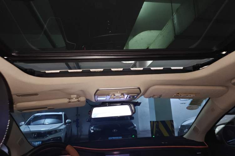 Used Geely Auto Emgrand GT 2016 1.8T Zunya Model
