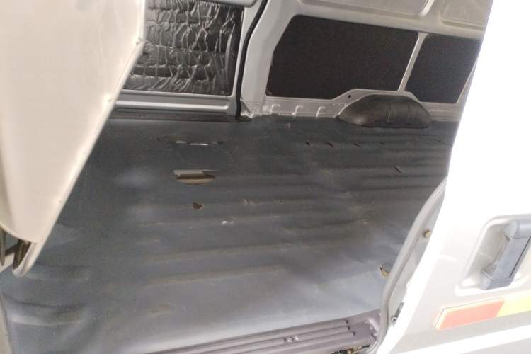 Used Wuling Rongguang 2019 1.5L Extended-Body Van Base Model with 2 Seats Left Rear Seat