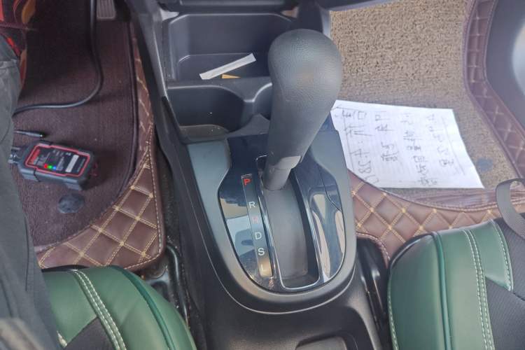 Used Honda Fit 2018 1.5L CVT Comfort Sunroof Version Gear Lever