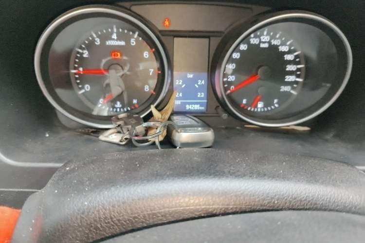 Used Haval H6 2015 Upgraded Model 1.5T Manual Two-Wheel Drive Urban Version Odometer Close Up