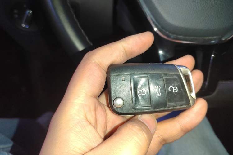 Used Volkswagen Tiguan L 2019 330TSI Automatic Two-Wheel Drive Smart Luxury Version China VI Standard Interior 1