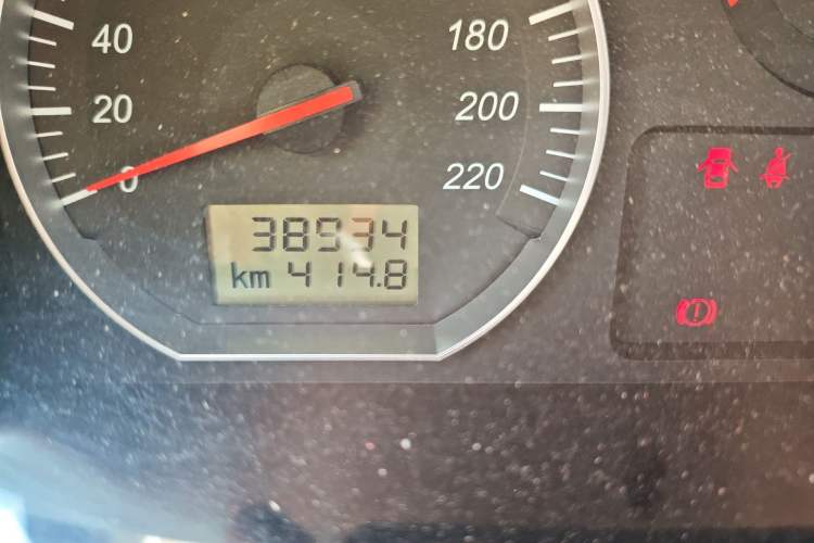 Used Jinbei Express 2017 2.0L Standard Version V19 Odometer Close Up