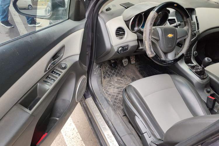 Used Chevrolet Cruze 2013 1.6L SL Grand Edition Manual Transmission
