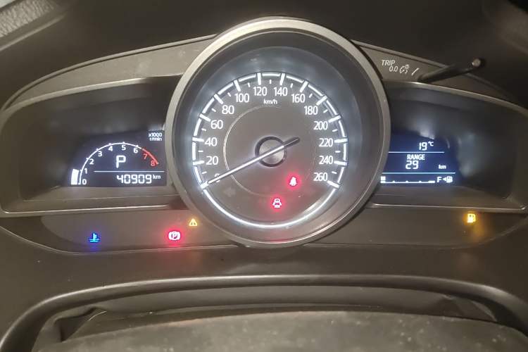 Used Mazda 3 Axela 2017 Sedan 1.5L Automatic Luxury Model Emission Standard China V
