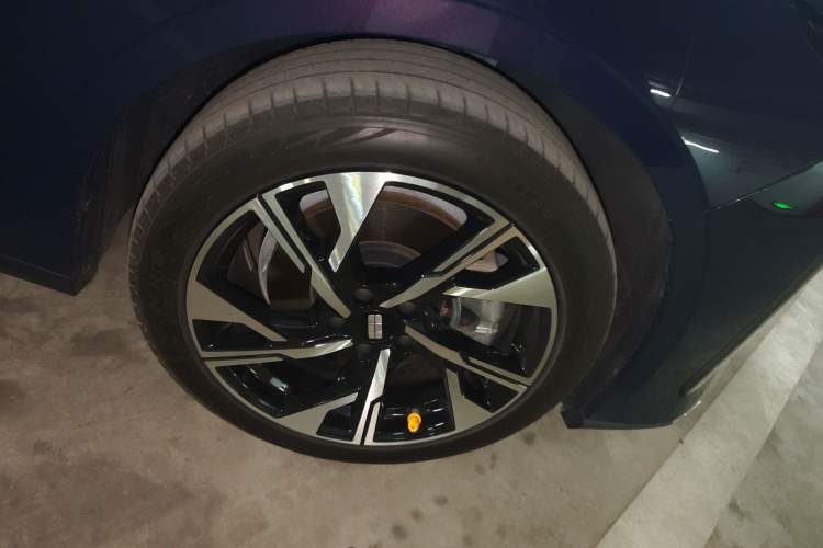 Used Geely Galaxy L6 2023 125km Starship
