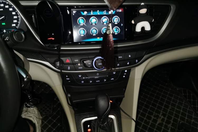 Used Buick GT 2019 15T Dual-Clutch Connected Elite Version China V Standard Audio And AC Panel