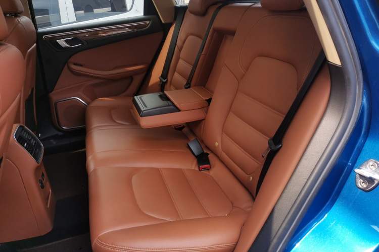 Used Zotye SR9 2017 2.0T Automatic Ultimate Edition Left Rear Seat